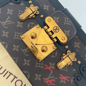 Louis Vuitton  - Essential Trunk